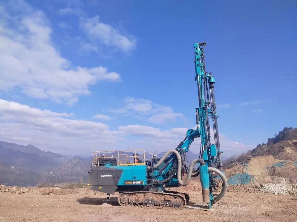 創(chuàng)新引領(lǐng)，實力見證 山河智能明星產(chǎn)品榮登“2025工程機(jī)械TOP10年度榜”礦石加工領(lǐng)域